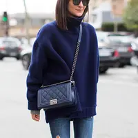 Style dengan turtlenecks. (via: fashionGum.com)