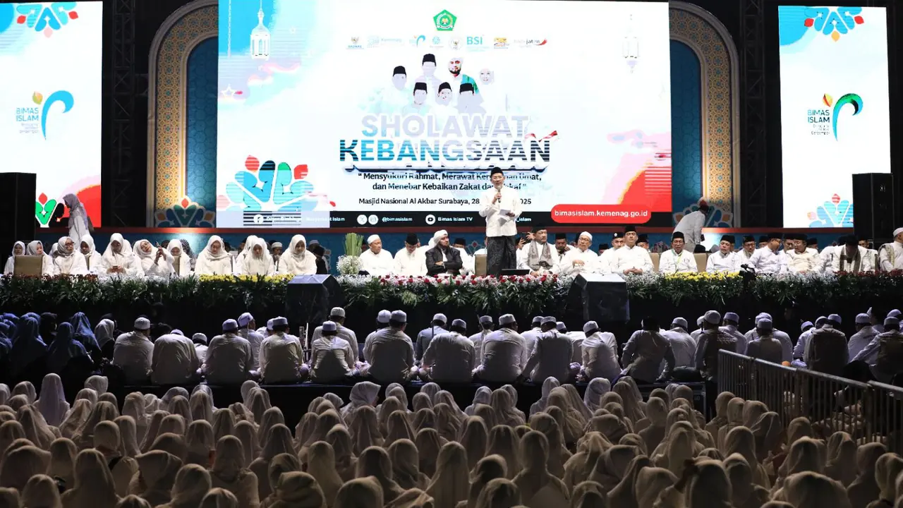 Menteri Agama (Menag) Nasaruddin Umar memberikan sambutan secara virtual dalam Shalawat Kebangsaan dan Walk for Harmony yang diselenggarakan Ditjen Bimas Islam di Surabaya. (Istimewa)