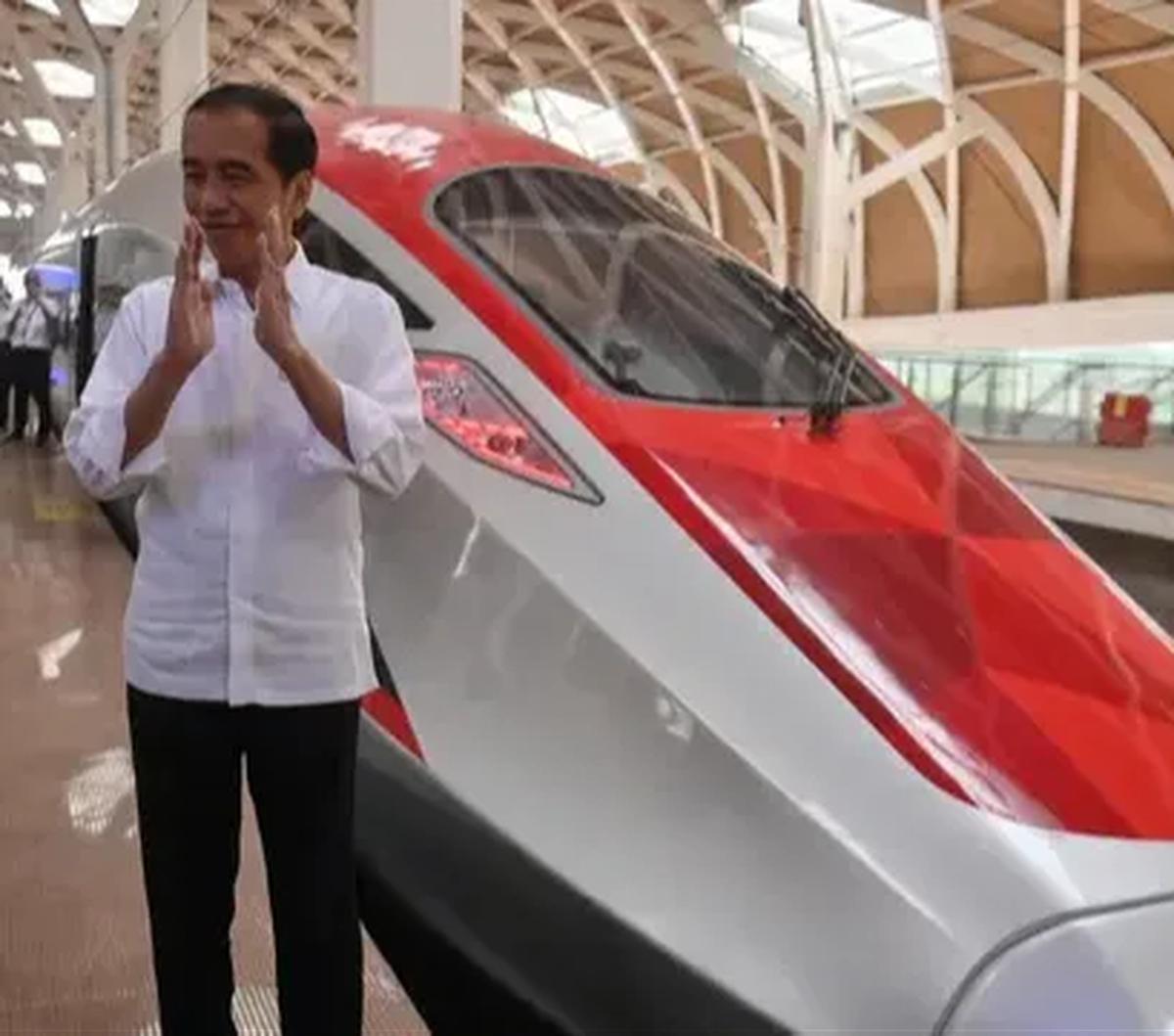 "Baru idea. Iya, nanti dalam studi (dikaji agar Kereta Cepat Jakarta Surabaya mampu menumbuhkan ekonomi di daerah Selatan Jawa)," ujar Menhub Budi Karya Sumadi di Grand Sahid Jaya, Jakarta, Kamis (14/9).