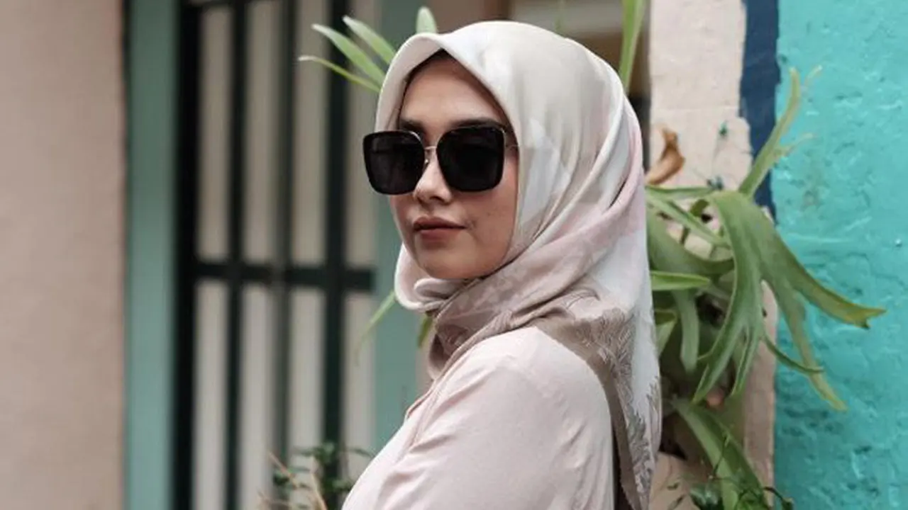 Tutorial Hijab Sederhana Hanya Gunakan Satu Jarum