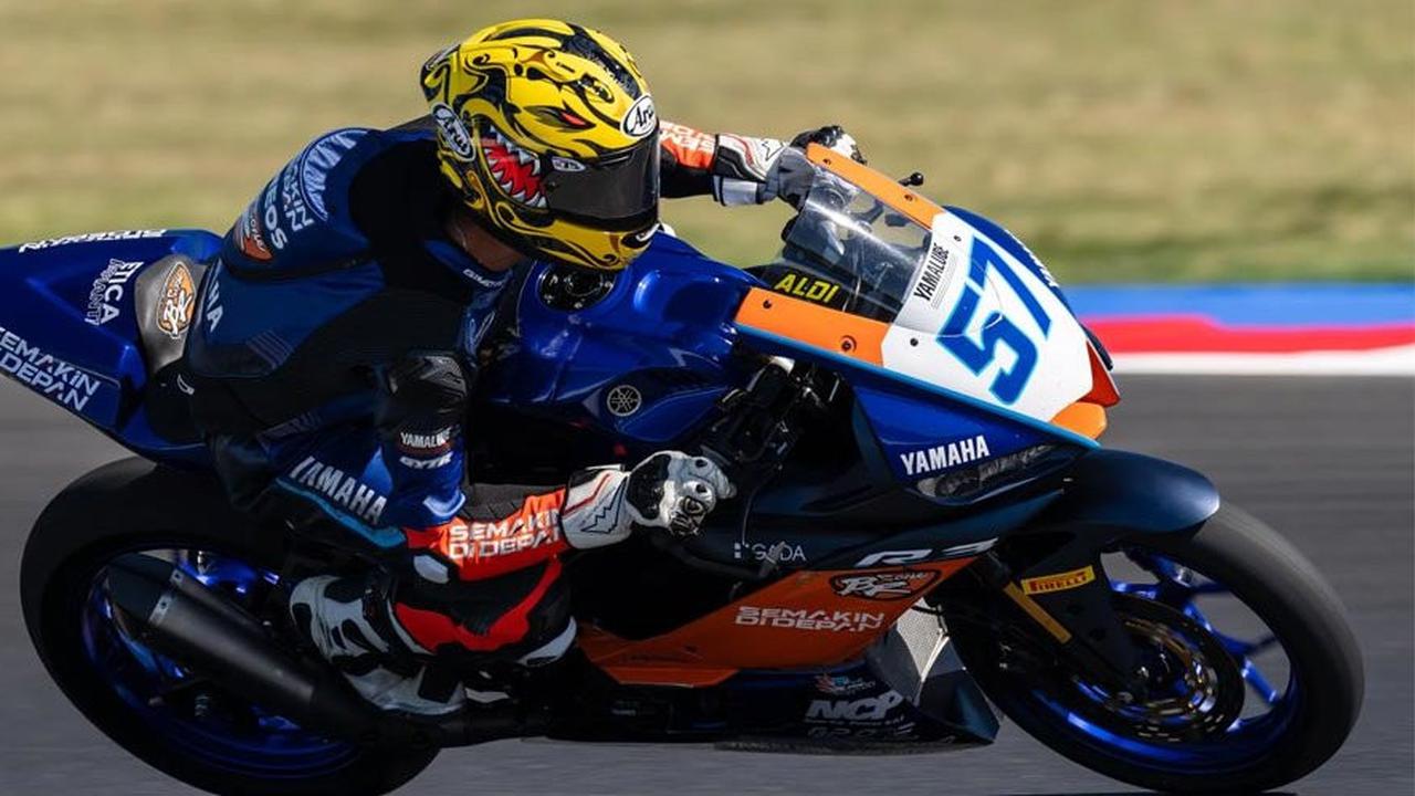 Hasil Race 2 WorldSSP300 Prancis 2024: Wow, Galang Hendra Pratama dan Aldi Satya Mahendra Podium Bareng Lagi!