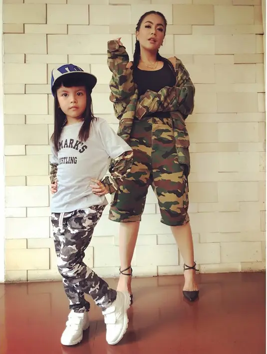 Denada dan Shakira Aurum