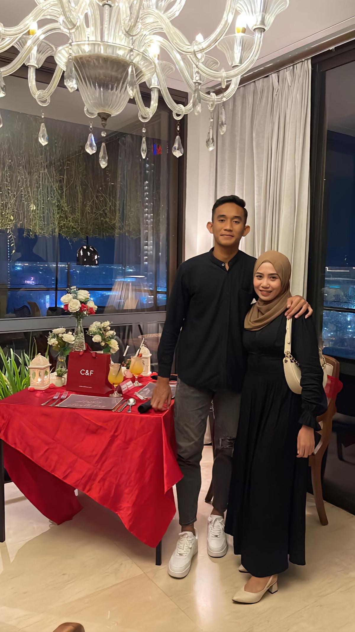 Potret Mesra Rizky Ridho dan Sendy Aulia yang Sudah Lamaran Setelah 8 Tahun Pacaran