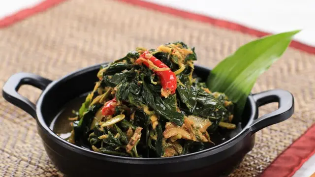 Tumis ikan teri daun pepaya