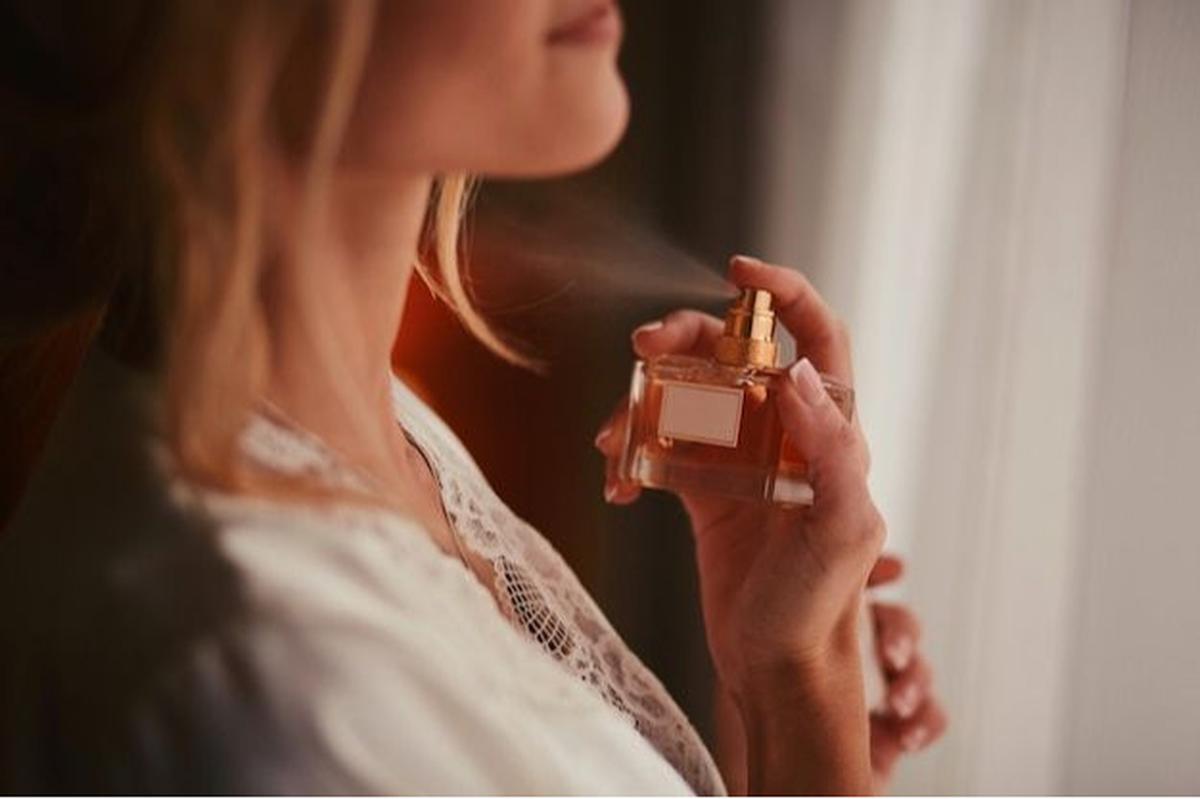 5 Aroma Parfum Wanita yang Bikin Pria Terpesona dalam Sekejap