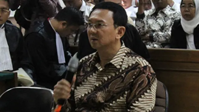 Sehari Dilelang, Baju Batik Parang Milik Ahok Ditawar Rp100 Juta