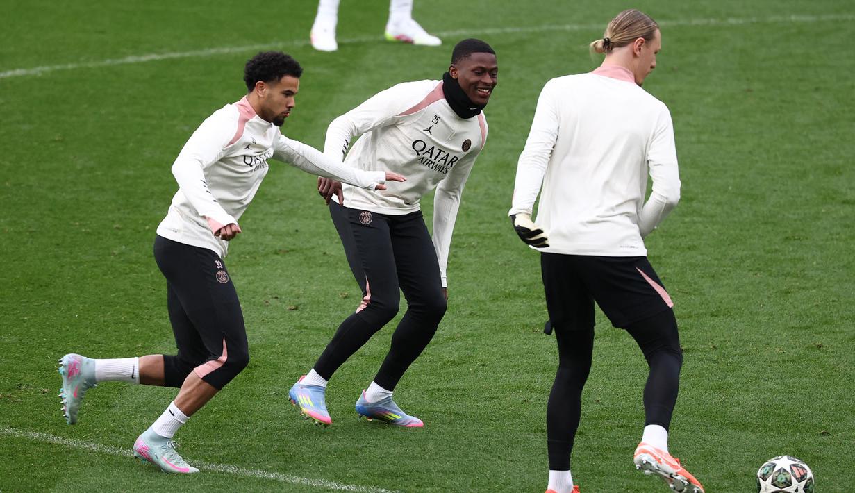 Bertandang ke markas Aston Villa, PSG datang dengan modal ketenangan serta keunggulan di leg pertama. (FRANCK FIFE/AFP)