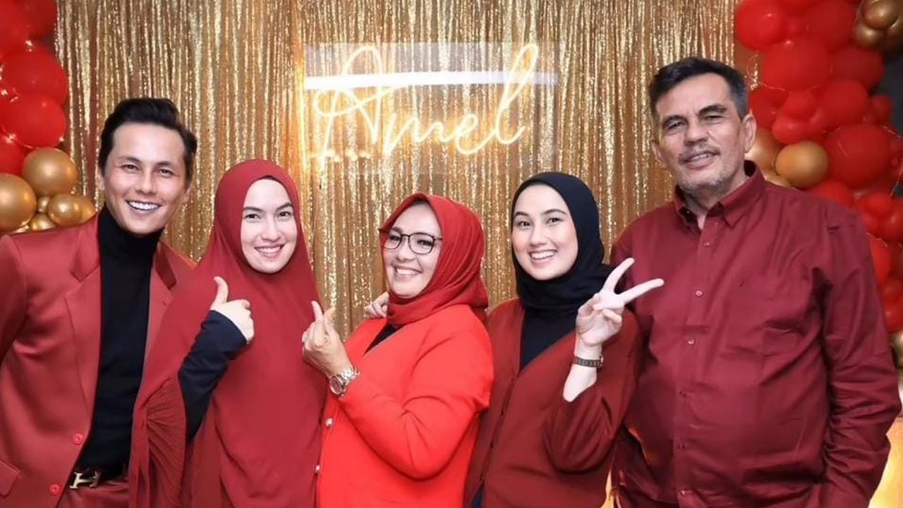 Jarang Tersorot Kamera, 7 Potret Adik-Adik Andhika Pratama yang Cantik Menawan Mirip Elea Anak Ussy Sulistiawaty