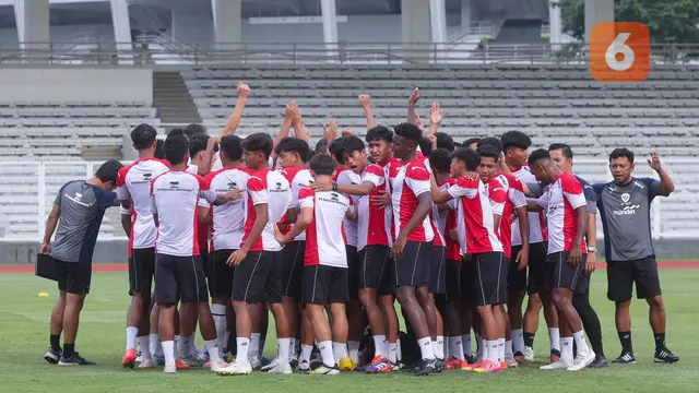 Foto: Kompaknya Baker Bersaudara Saat Sesi Latihan Timnas Indonesia U-20