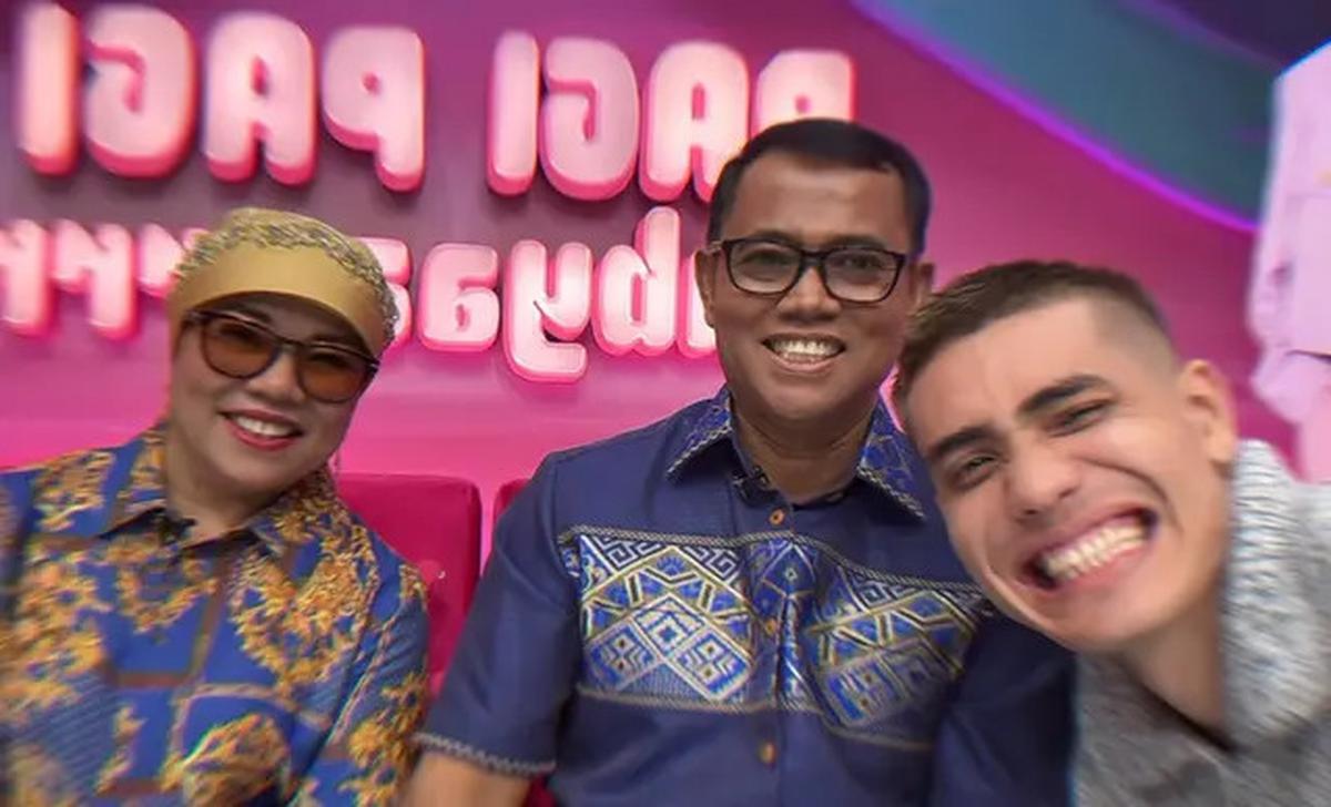 7 Potret Kedekatan Aisar Khaled dan Haji Faisal, Ortu Fuji Dipanggil Mertua