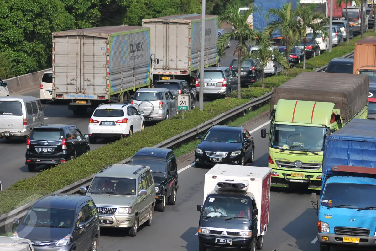 20151229-Antisipasi Kemacetan di Tahun Baru, Truk Dilarang Melitas