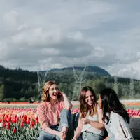 Gabung di Fimelahood dan rasakan pengalaman menjadi bagian kegiatan-kegiatan keren dari Fimela. (Sumber foto: Priscilla Du Preez/Unsplash.com)