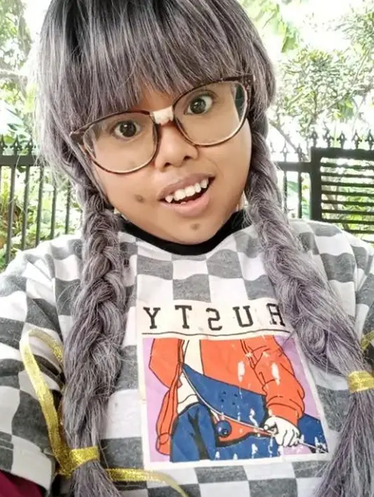 Kekeyi kembali jadi perbincangan netizen karena penampilannya yang menggunakan rambut palsu atau wig. (Sumber: Instagram/rahmawatikekeyiputricantikka23)
