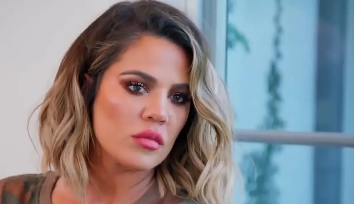 Khloe Kardashian sendiri saat ini masih berada di Cleveland dan menghabiskan waktu dengan anaknya. (Youtube)