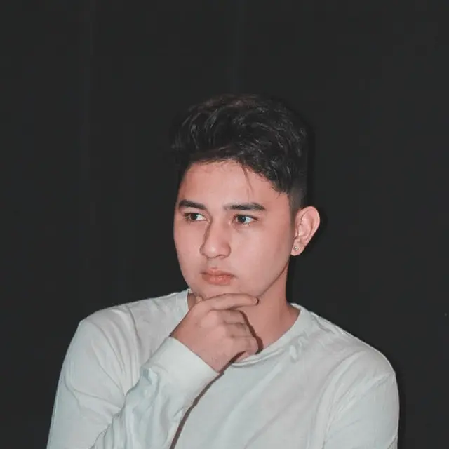 Ikuti Jejak Sang Kakak, Ini 6 Potret Alif Joerg Adik Kandung Elina Joerg