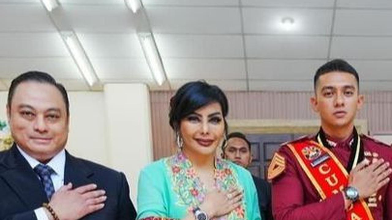 Ibunya Maya Miranda Ambarsari dan ayahnya bernama Andreas Reza merupakan pemilik kapal PT Merdeka Copper Gold Tbk.