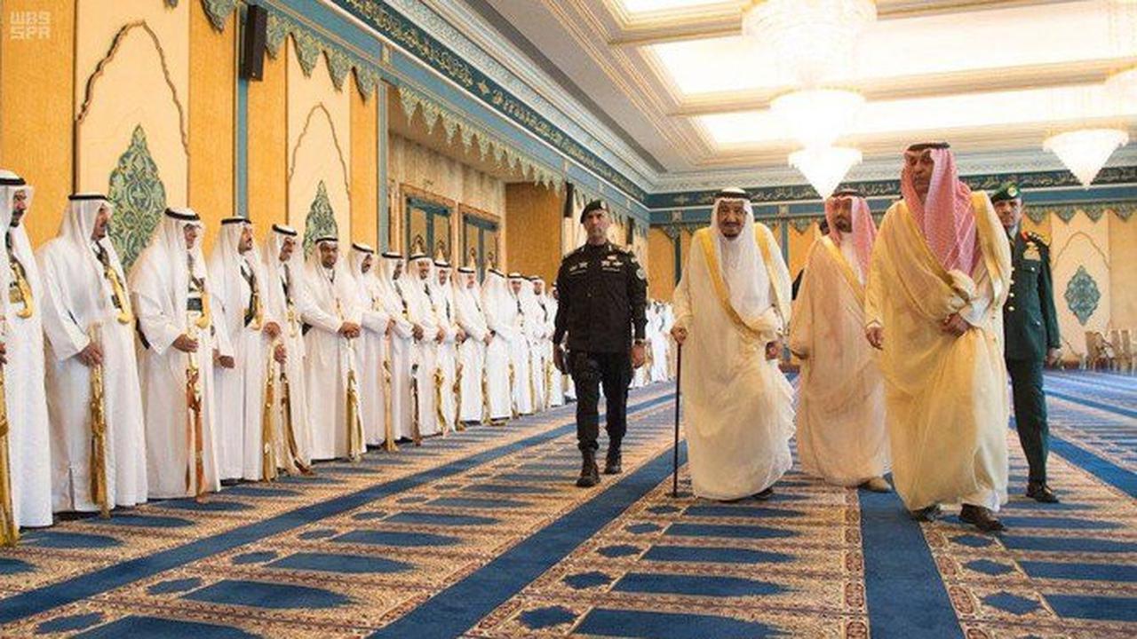 Raja Salman salat Idul Fitri di Masjidil Haram. (SPA)