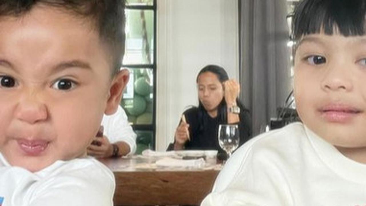 Disebut Penerus Rafathar & Gempi, Potret Pose Menggemaskan Rayyanza dan Ameena dengan Beragam Ekspresi
