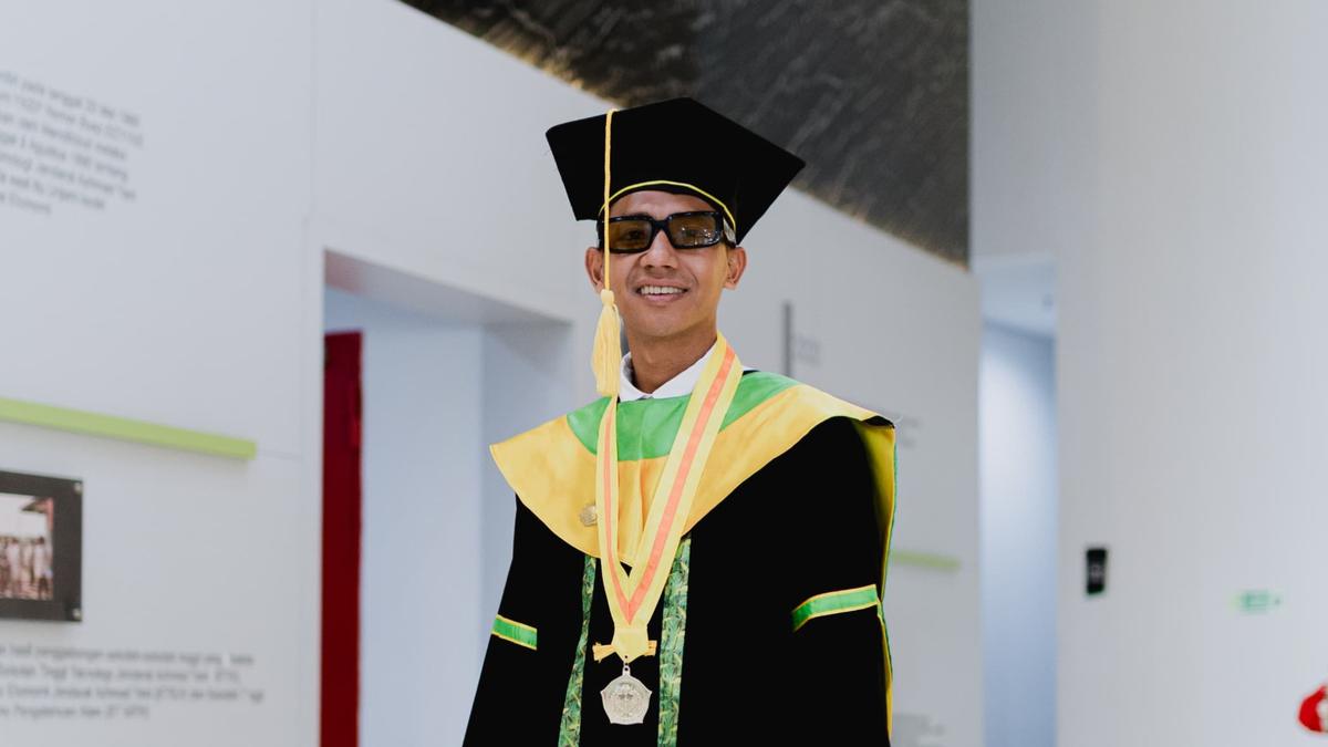 Beckham Putra Bahagia Resmi Jadi Sarjana, Bojan Hodak Ikut Bangga