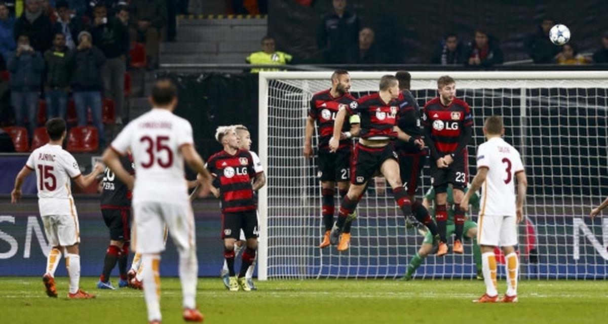Duel sengit Leverkusen vs AS Roma berujung imbang 4-4
