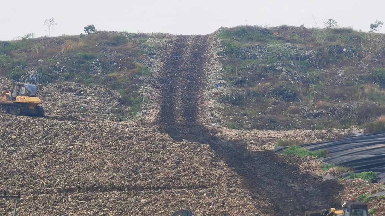 Bukit Sampah Bantargebang