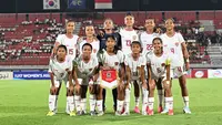 Foto tim starting XI Timnas putri Indonesia U-17 jelang menghadapi Korea Selatan U-17 pada laga Grup A Piala Asia putri U-17 2024 di Stadion Kapten I Wayan Dipta, Gianyar, Bali, Kamis (9/5/2024). (Dok. AFC)