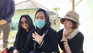 Vega Darwanti Ungkap Alasan Almarhumah Ibunya Dimakamkan Satu Liang dengan Mendiang Nenek