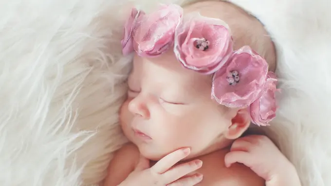 Ilustrasi bayi perempuan