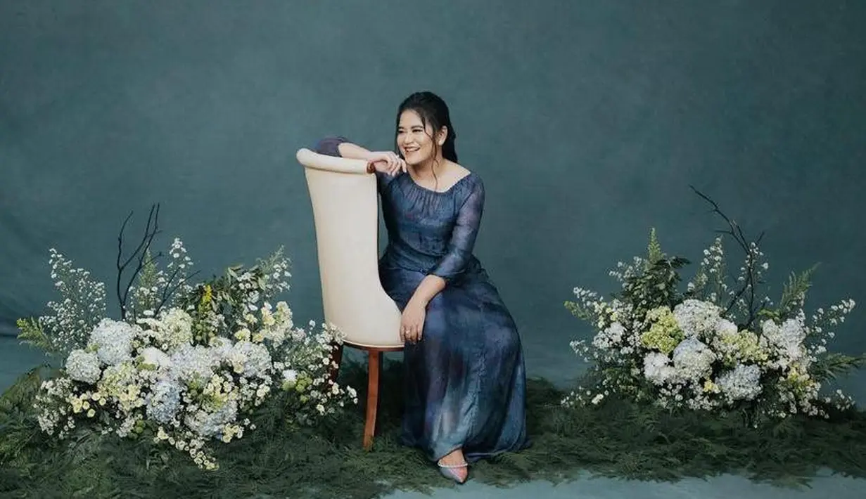 Pesona keanggunan putri Presiden Jokowi ini begitu memikat hati. (Instagram/doleytobing).