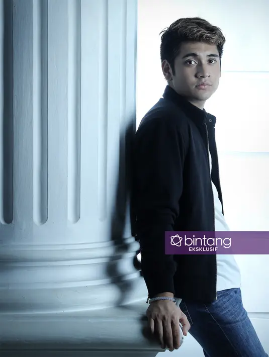 "Soal itu (putus), aku sama Angel sih untuk saat ini sudah ada komitmen berdua tidak mau komen apapun yang terjadi. Tentang hubungan kita kalau dibilang baik-baik saja, ya baik-baik saja." ujar Gino. (dok. Bintang.com/Galih W Satria)