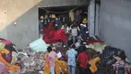 Tim penyelamat mencari korban yang selamat di lokasi kebakaran di pabrik di kawasan industri di Ahmedabad, India, Rabu (4/11/2020). Menurut pejabat setempat, puluhan orang tewas ketika sebagian gudang bahan kimia runtuh setelah terjadi ledakan dahsyat. (AP Photo/Ajit Solanki)