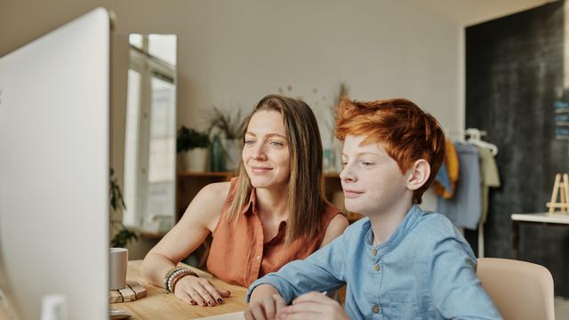 Ilustrasi anak dan orang tua