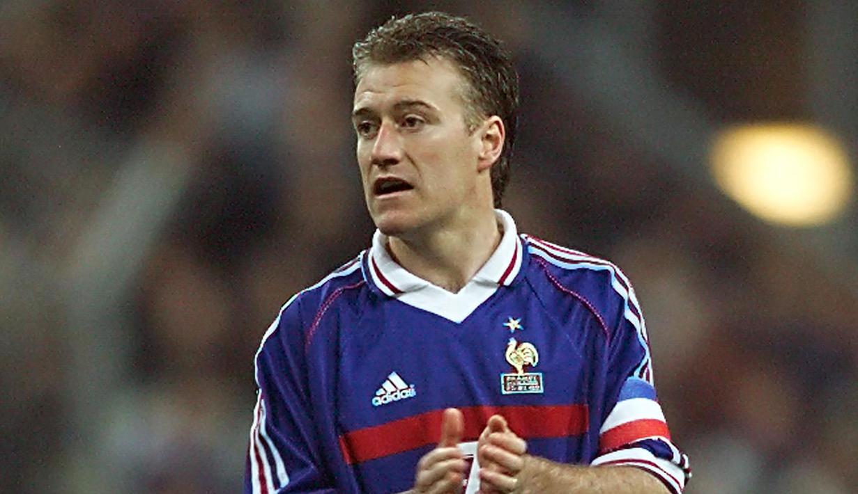 Deschamp merupakan pemain kelahiran Prancis 15 Oktober 1968. Ia bermain spartan mempertahankan tiap jengkal wilayah operasinya dari gempuran lawan dan mematikan lawan yang berada di dekatnya. (AFP/Patrick Hertzog)