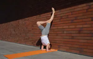 Mengenal Wall Pilates, Olahraga Praktis di Rumah yang Cocok untuk Pemula