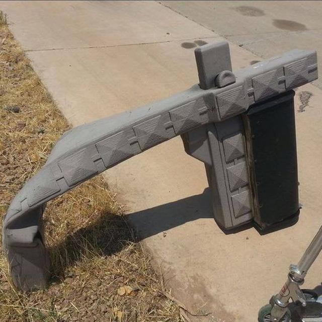 7 Potret Fasilitas Umum Meleleh Kerena Cuaca Panas Ini Bikin Ngeri