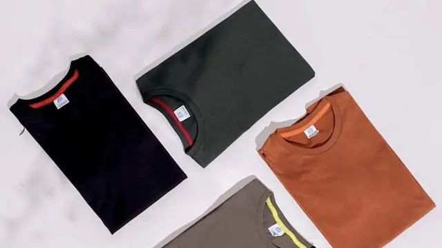 OOTD mengenakan kaos polos agar lebih fashionable