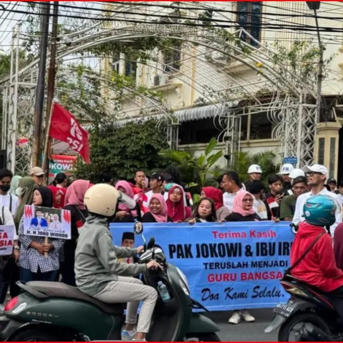 Ragam Cara Warga Solo Sambut Kepulangan Jokowi