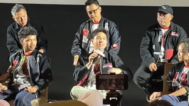 Cast, sutradara, dan produser film Operasi Pesta Copet dalam press screening Operasi Pesta Copet yang diselenggarakan di kawasan Jakarta Selatan pada (18/8/2026). (Liputan6.com/Afradhiya N.R)
