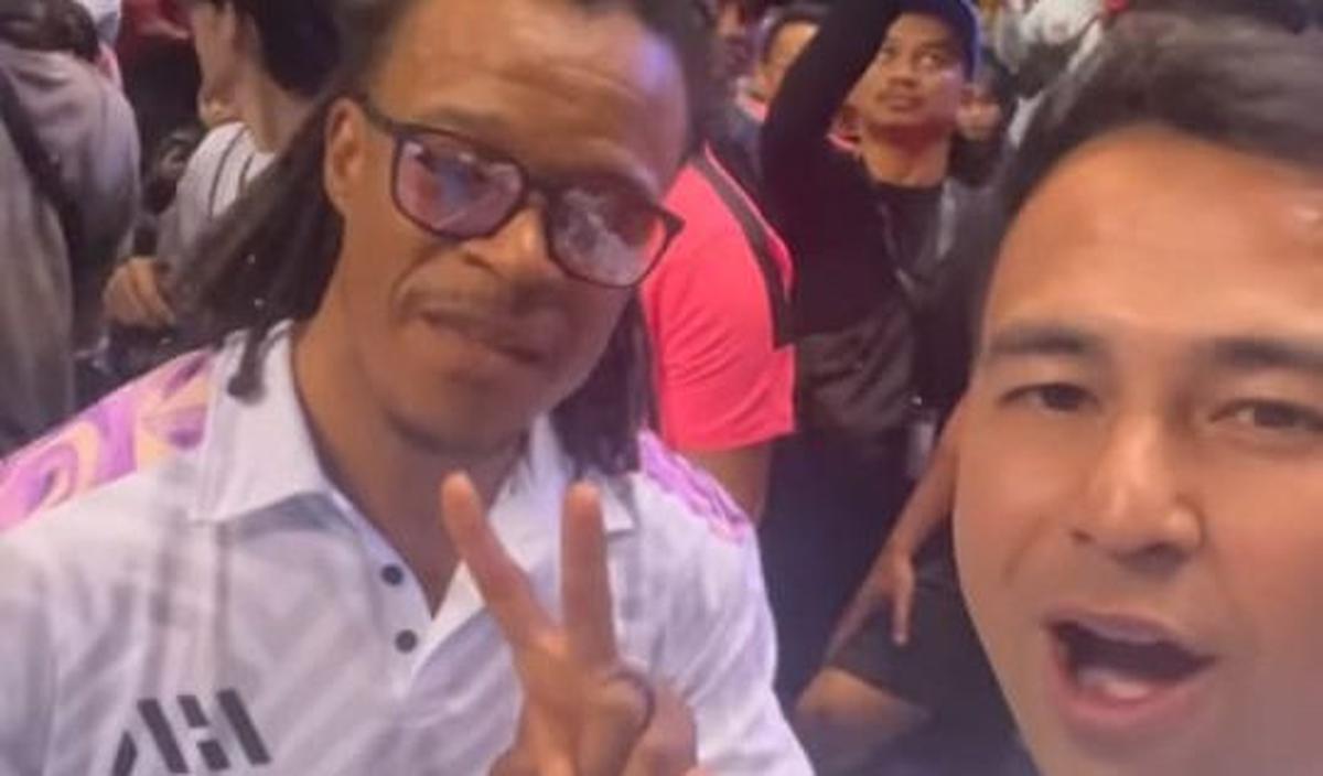 Raffi Ahmad menyampaikan selamat datang kepada Edgar Davids. Potret kebersamaan Raffi Ahmad dan Edgar Davids.<br>