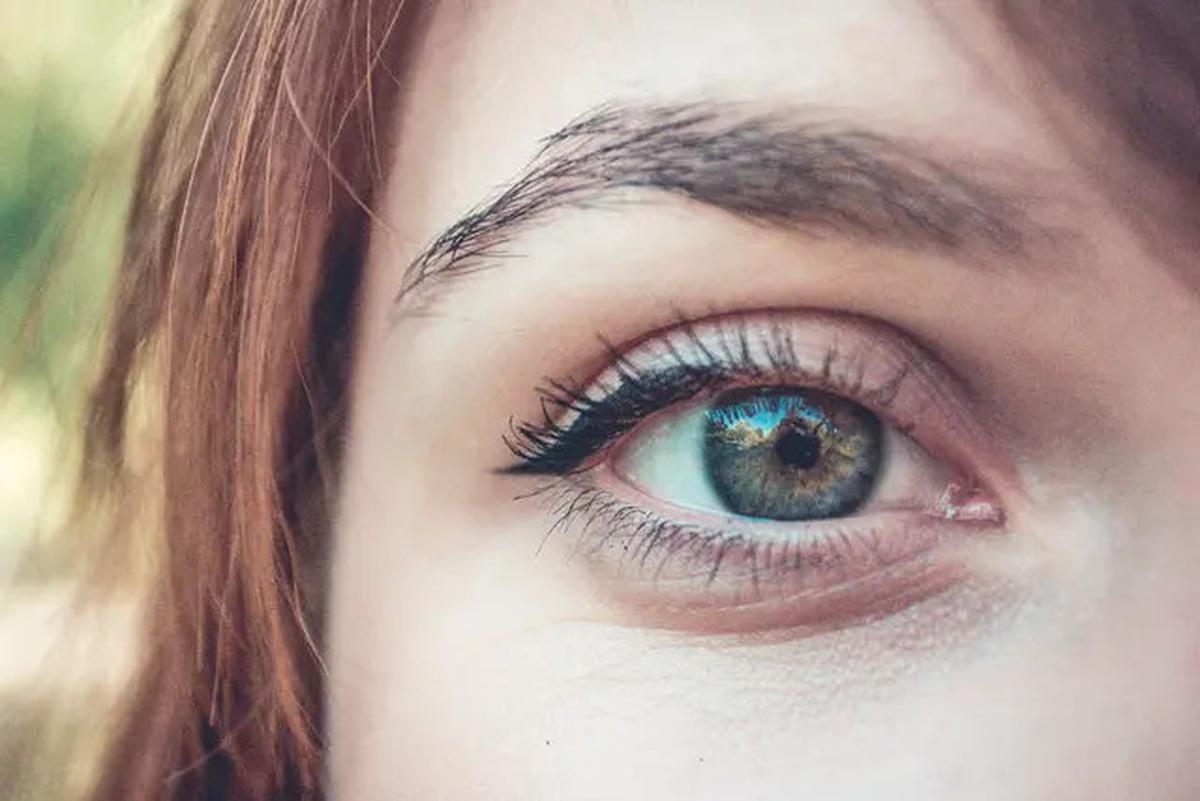 Cara Membuat Alis Tampak Tebal Tanpa Eyebrow Pencil, Hanya dengan Cengkih