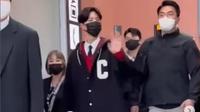 Jadi Host MAMA 2022 Hari Kedua, Park Bo Gum Tampil dengan Style Anak Sekolah saat tiba di Jepang. foto: Instagram @azu___moon
&nbsp;