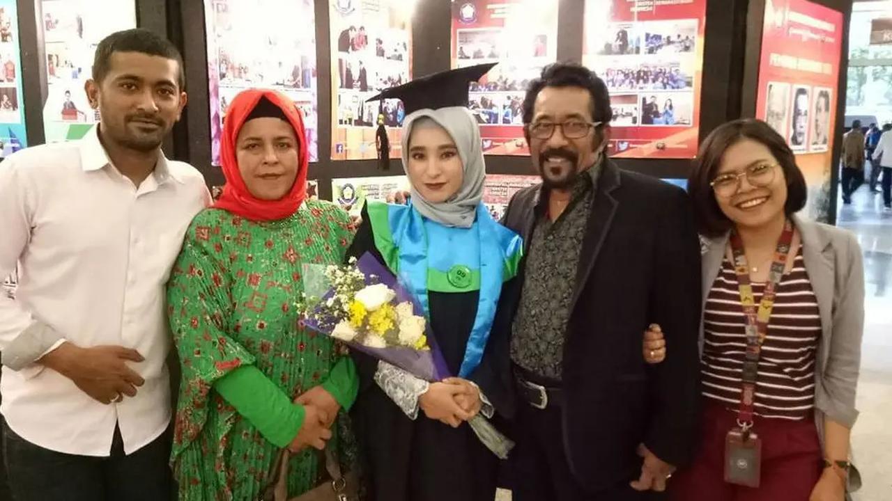 6 Potret Kenangan Manis Hamdan ATT dengan Istri serta Kelima Anaknya, Penuh Cinta dan Kasih