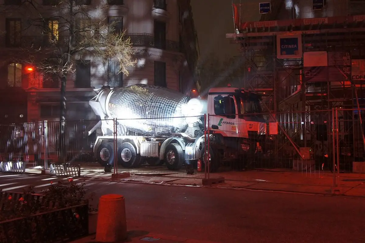 [Bintang] Di Tangan Pria Ini, Truk Molen Ini Diubah Jadi Lampu Disko