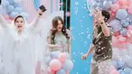 Begini kebahagiaan keluarga ketika mengetahui jenis kelamin anak pertama Vicy Melanie dan Kevin Aprilio adalah perempuan. Ekspresi bahagia Memes adalah yang paling disorot di acara gender reveal tersebut. Punya dua anak laki-laki, Memes tentunya sangat menantikan cucu perempuan. Usai mengetahui jenis kelamin cucunya, Memes langsung memeluk Kevin dan juga Vicy. (Liputan6.com/IG/@vicymelanie)