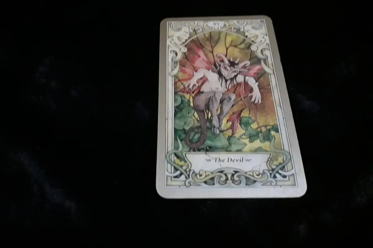 The Devil, kartu yang terbuka dalam Tarot Hari Ini. (Foto: Elisabet Kusumodewi)
