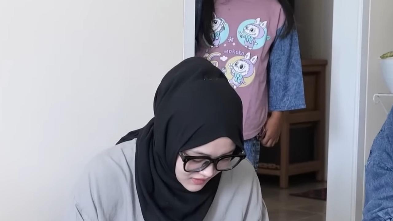 Potret Putri Delina Berkunjung ke Rumah Bintang Anak Teddy Pardiyana, Sang Adik Sempat Malu tapi Ternyata Cepat Akrab