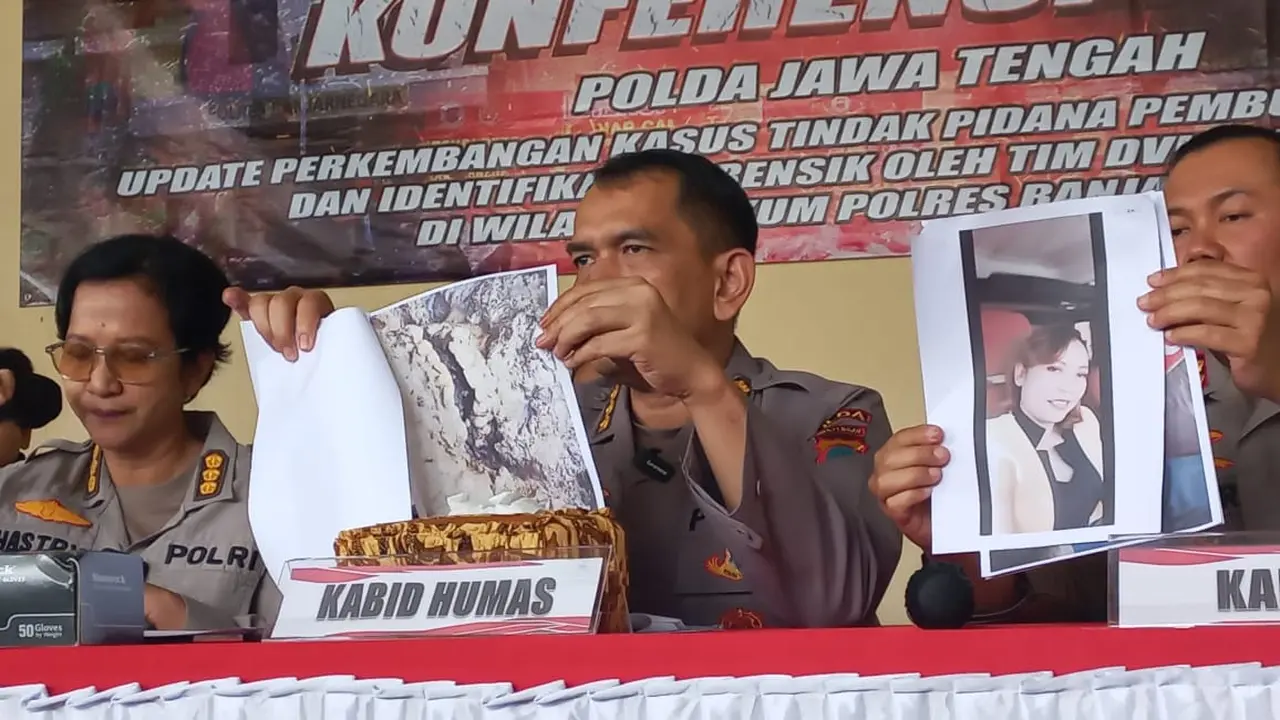 Konferensi pers mengenai perkembangan kasus pengusutan kasus pembunuhan Dukun pengganda uang, Mbah Slamet, Banjarnegara, Jawa Tengah. (Foto: Liputan6.com/Polda Jateng)