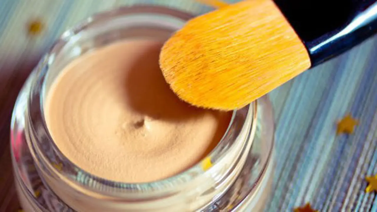 Kamu bisa bikin concealer sendiri lho Ladies/copyright: thinkstockphotos.com