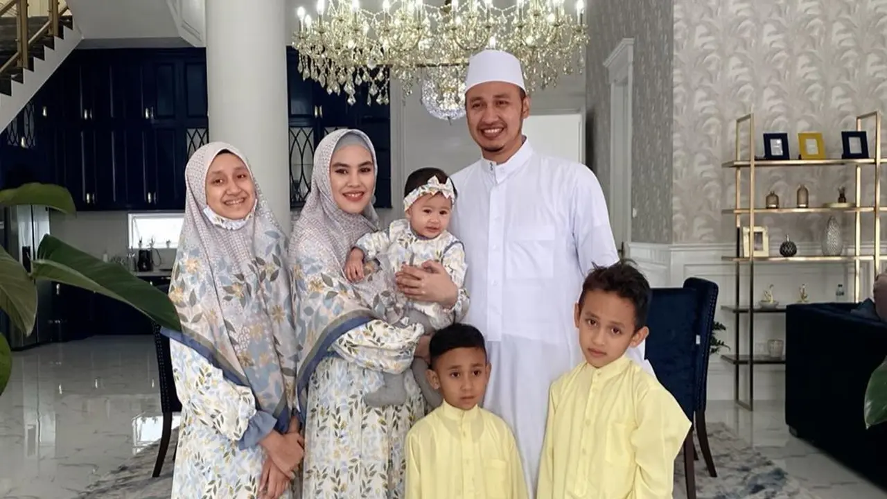 6 Potret Kebersamaan Kartika Putri dan Keluarga Kecilnya, Harmonis