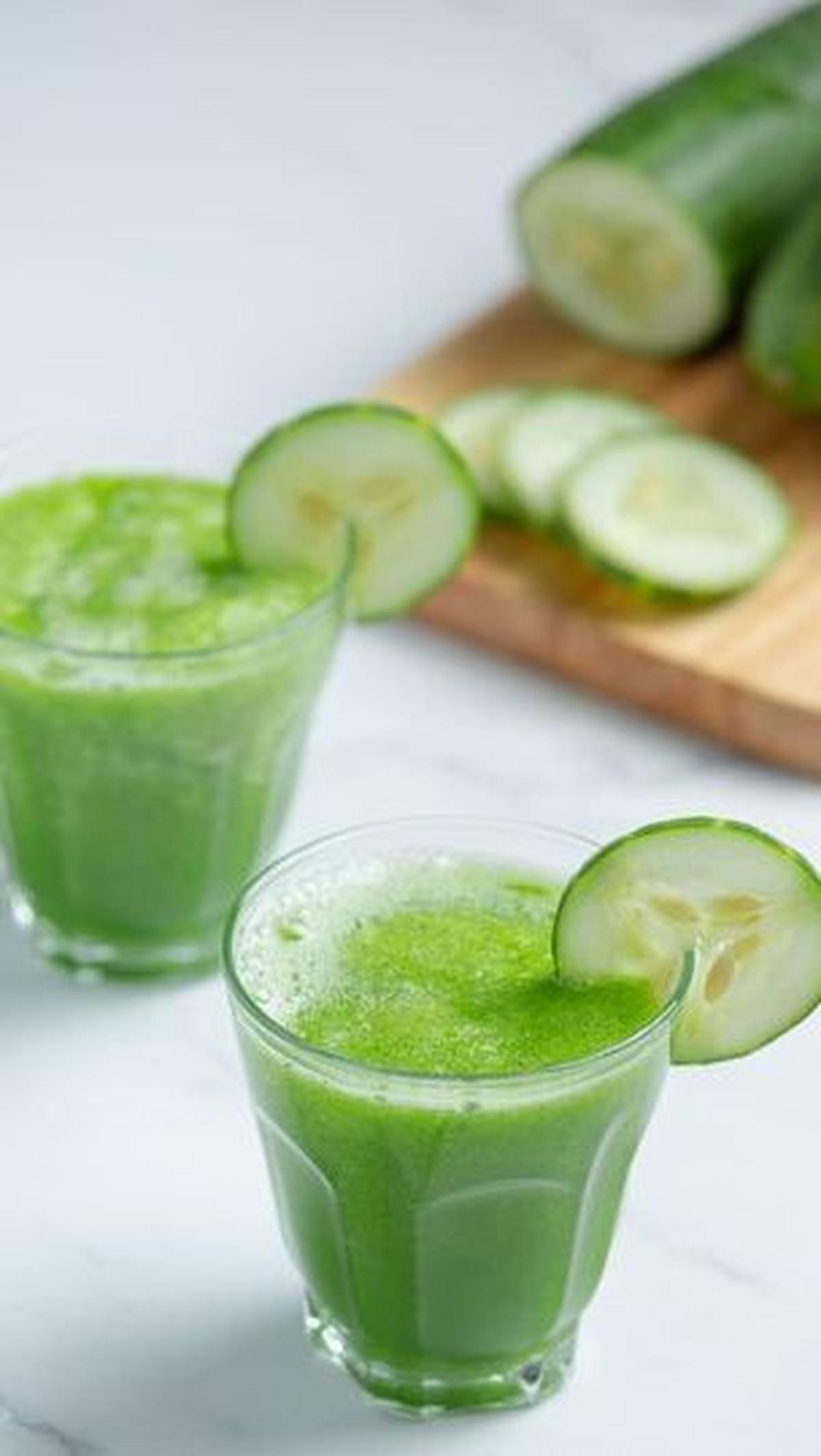 Cobalah jus timun ini dan rasakan sendiri manfaat kesehatannya. Selamat mencoba!